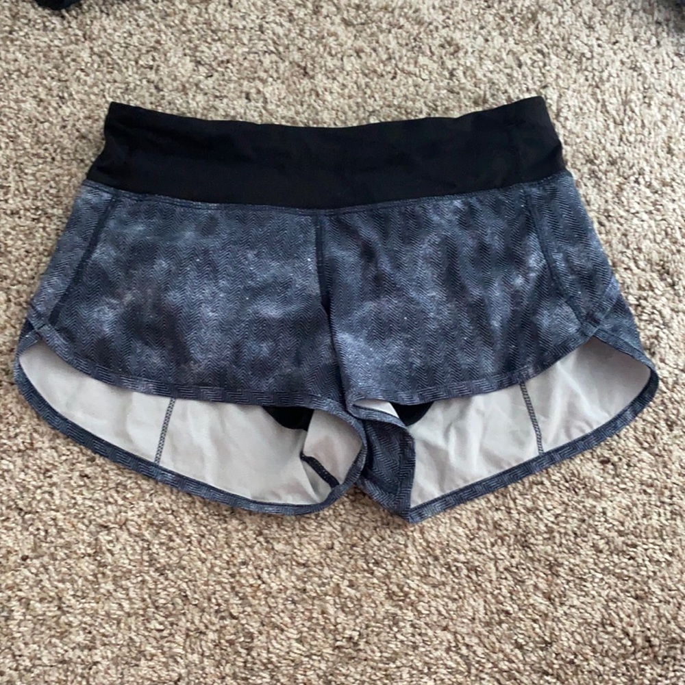 Lululemon speed up shorts 2.5”